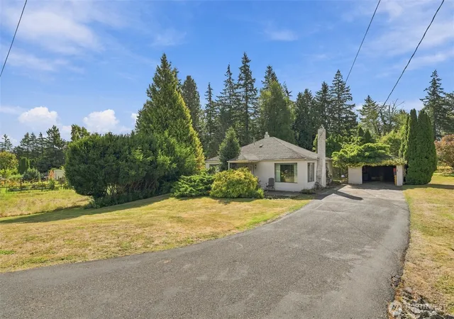 Photo 3 of Sale Pending at 3225 Mcleod Rd, Bellingham, WA 98225 | MLS# NWM2581566 | Listing updated on 2026-09-24