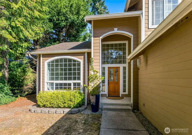 Photo 3 of Sale Pending at 21914 48th Avenue W, Mountlake Terrace, WA 98043 | MLS# NWM2581596 | Listing updated on 2026-09-25
