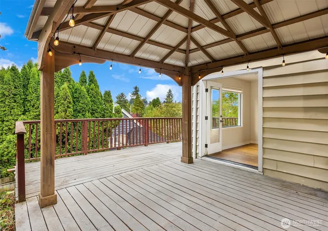 Photo 2 of Single family home for sale at 2909 W Smith St, Seattle, WA 98199 | MLS# NWM2581726 | Listing updated on 2026-09-25