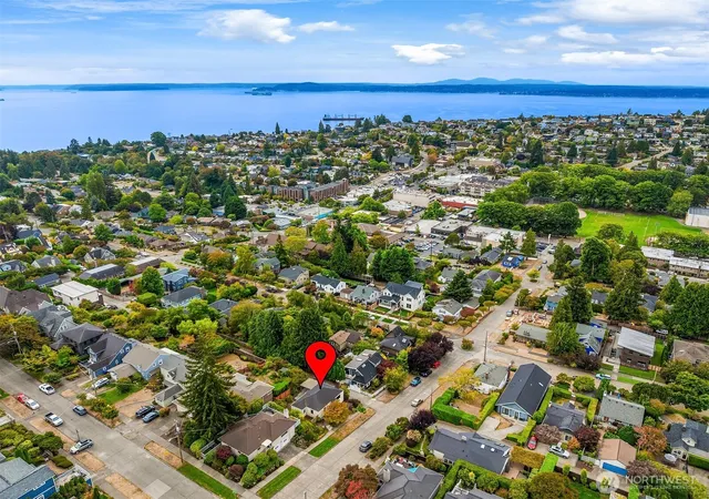 Photo 4 of Single family home for sale at 2909 W Smith St, Seattle, WA 98199 | MLS# NWM2581726 | Listing updated on 2026-09-25