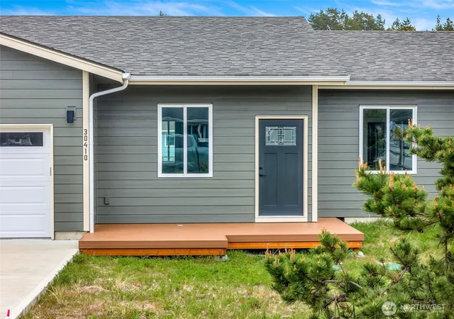 Photo 4 of Sale Pending at 31410 H St, Ocean Park, WA 98640 | MLS# NWM2581772 | Listing updated on 2026-09-25