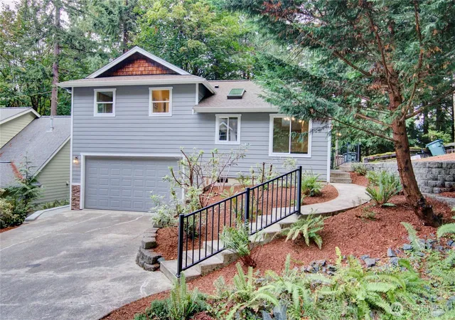 Photo 3 of Sale Pending at 31 Green Hl Rd, Bellingham, WA 98229 | MLS# NWM2581792 | Listing updated on 2026-09-25