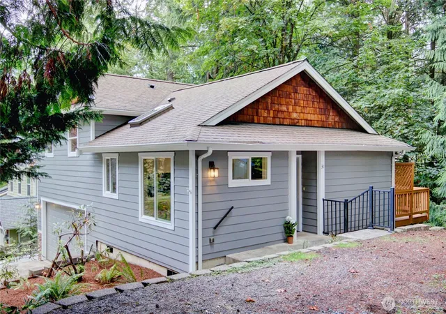 Photo 3 of Sale Pending at 31 Green Hl Rd, Bellingham, WA 98229 | MLS# NWM2581792 | Listing updated on 2026-09-25