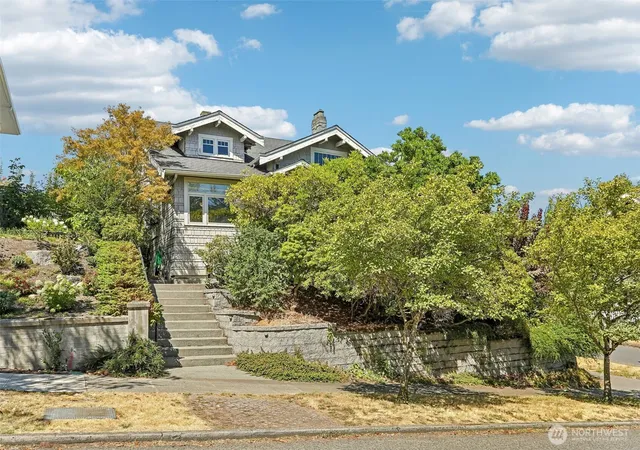 Photo 3 of Single family home for sale at 3116 S Dose Ter, Seattle, WA 98144 | MLS# NWM2581796 | Listing updated on 2026-09-25