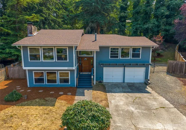 Photo 3 of Single family home for sale at 29219 13th Place S, Federal Way, WA 98003 | MLS# NWM2581797 | Listing updated on 2026-09-25