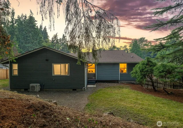 Photo 3 of Single family home for sale at 29219 13th Place S, Federal Way, WA 98003 | MLS# NWM2581797 | Listing updated on 2026-09-25