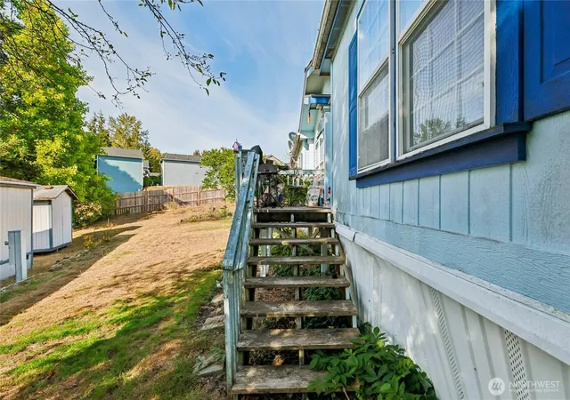 Photo 2 of Manufactured home for sale at 704 87th Avenue Ne #4, Lake Stevens, WA 98258 | MLS# NWM2581803 | Listing updated on 2026-09-25