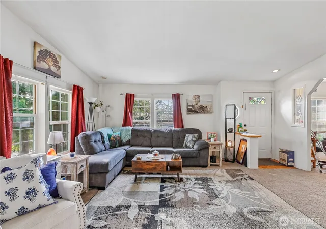 Photo 3 of Manufactured home for sale at 704 87th Avenue NE #4, Lake Stevens, WA 98258 | MLS# NWM2581803 | Listing updated on 2026-09-25