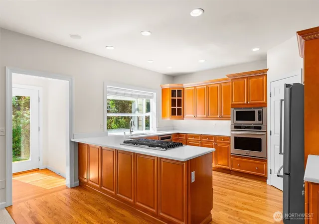 Photo 4 of Single family home for sale at 7502 53rd Street Ct W, University Place, WA 98467 | MLS# NWM2581815 | Listing updated on 2026-09-25