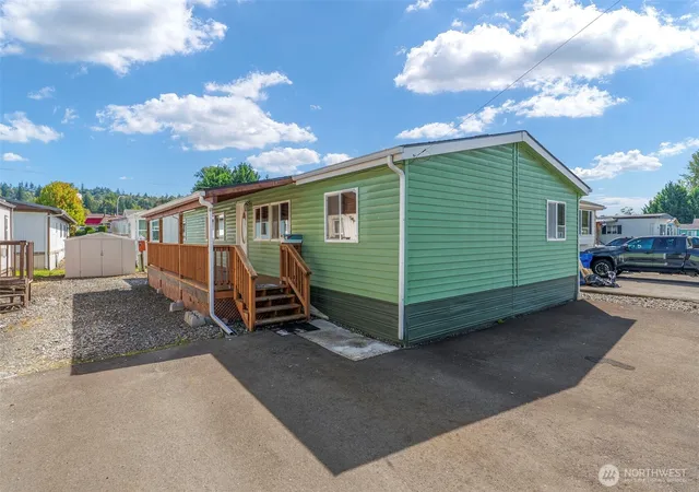 Photo 1 of Manufactured home for sale at 1006 S 12th Avenue, Kelso, WA 98626 | MLS# NWM2581966 | Listing updated on 2026-09-24