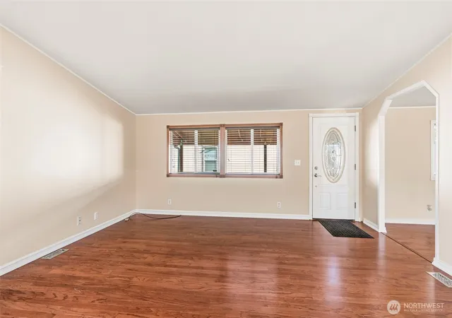 Photo 4 of Manufactured home for sale at 1006 S 12th Avenue, Kelso, WA 98626 | MLS# NWM2581966 | Listing updated on 2026-09-24