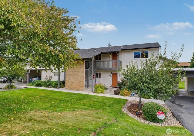 Photo 2 of Condo for sale at 107 Schafer St #9B, Wenatchee, WA 98801 | MLS# NWM2582014 | Listing updated on 2026-09-25