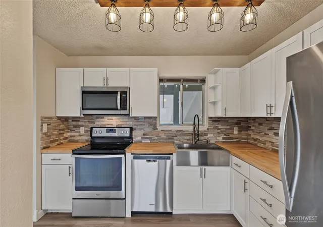 Photo 3 of Condo for sale at 107 Schafer St #9B, Wenatchee, WA 98801 | MLS# NWM2582014 | Listing updated on 2026-09-25