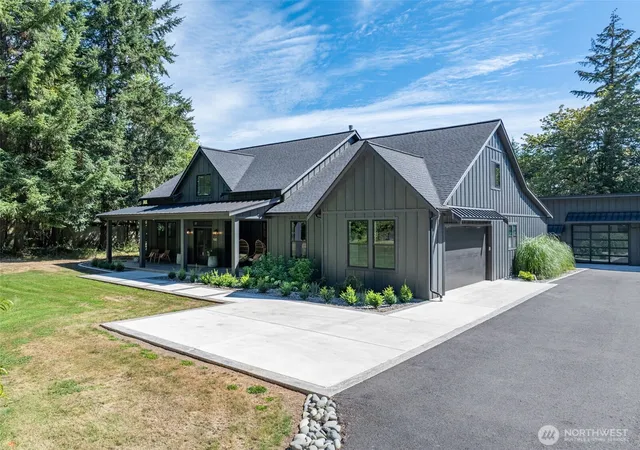 Photo 3 of Single family home for sale at 160 Devereese Rd, Chehalis, WA 98532 | MLS# NWM2582089 | Listing updated on 2026-09-22