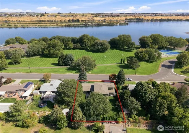 Photo 1 of Mansion for sale at 2217 Harris Ave, Richland, WA 99354 | MLS# NWM2582104 | Listing updated on 2026-09-25