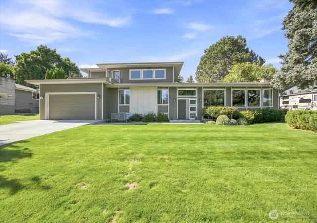 Photo 2 of Mansion for sale at 2217 Harris Ave, Richland, WA 99354 | MLS# NWM2582104 | Listing updated on 2026-09-25