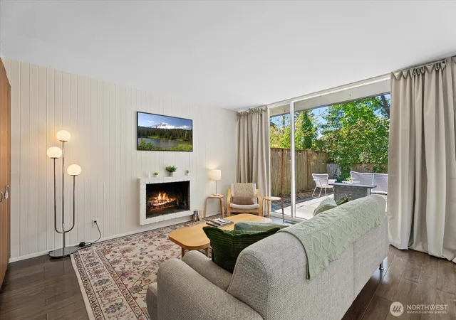 Photo 3 of Single family home for sale at 719 N 721 38th Street, Seattle, WA 98103 | MLS# NWM2582162 | Listing updated on 2026-09-25