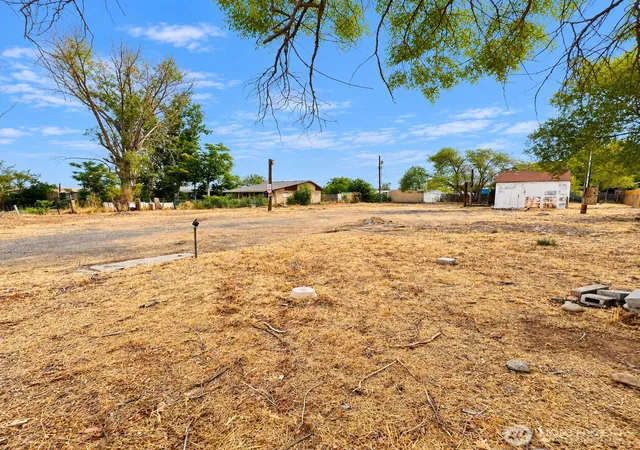 Photo 2 of Land for sale at 19155 Othello Pl, Soap Lake, WA 98851 | MLS# NWM2582215 | Listing updated on 2026-09-25