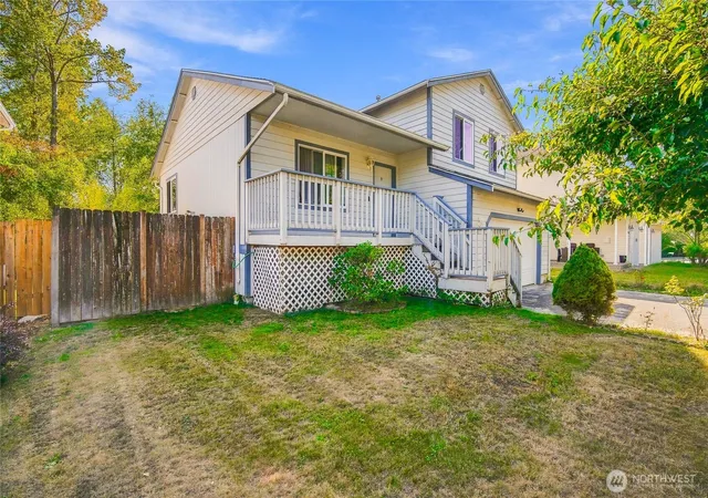 Photo 2 of Single family home for sale at 3108 Rosewood St, Mount Vernon, WA 98273 | MLS# NWM2582258 | Listing updated on 2026-09-25