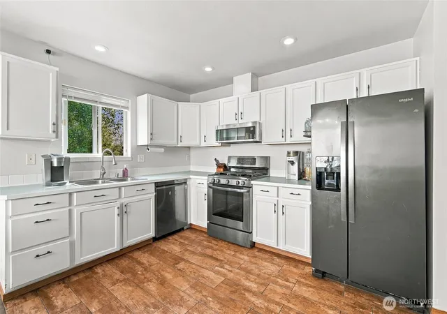 Photo 3 of Single family home for sale at 3108 Rosewood St, Mount Vernon, WA 98273 | MLS# NWM2582258 | Listing updated on 2026-09-25