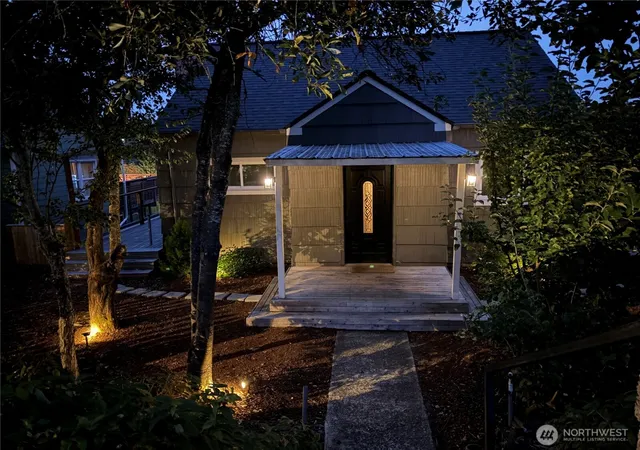 Photo 2 of Single family home for sale at 2514 N Lafayette Ave, Bremerton, WA 98312 | MLS# NWM2582401 | Listing updated on 2026-09-25