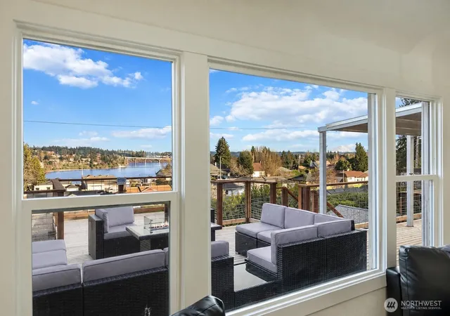 Photo 4 of Single family home for sale at 2514 N Lafayette Ave, Bremerton, WA 98312 | MLS# NWM2582401 | Listing updated on 2026-09-25