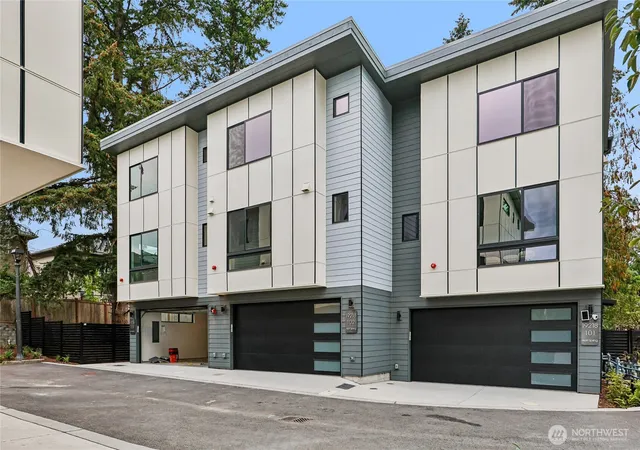 Townhouse for sale at 19218 77th Court NE #102, Kenmore, WA 98028 | MLS# NWM2582402