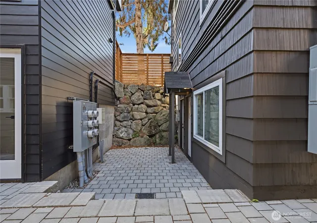 Photo 4 of Multi family home for sale at 1 Dravus St, Seattle, WA 98109 | MLS# NWM2582564 | Listing updated on 2026-09-25