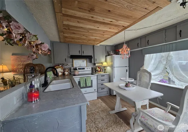 Photo 4 of Sale Pending at 802 S Forrest St #8, Westport, WA 98595 | MLS# NWM2582976 | Listing updated on 2026-09-30