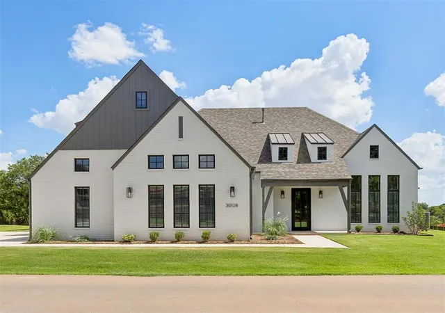 Photo 1 of Single family home for sale at 30128 Horseman Aly, Norman, OK 73072 | MLS# 1197342 | Listing updated on 2026-09-10