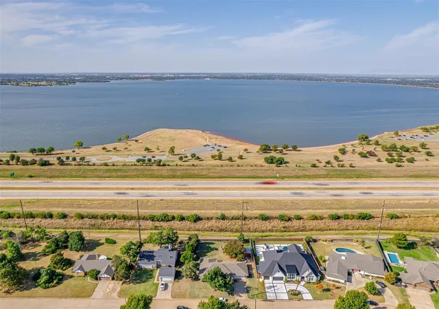 Photo 2 of Single family home for sale at 10005 Lakeshore Dr, Oklahoma City, OK 73120 | MLS# 1197631 | Listing updated on 2026-09-14