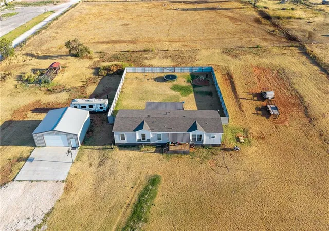 Photo 3 of Single family home for sale at 619 N 16th Street, Thomas, OK 73669 | MLS# 1208578 | Listing updated on 2026-09-15