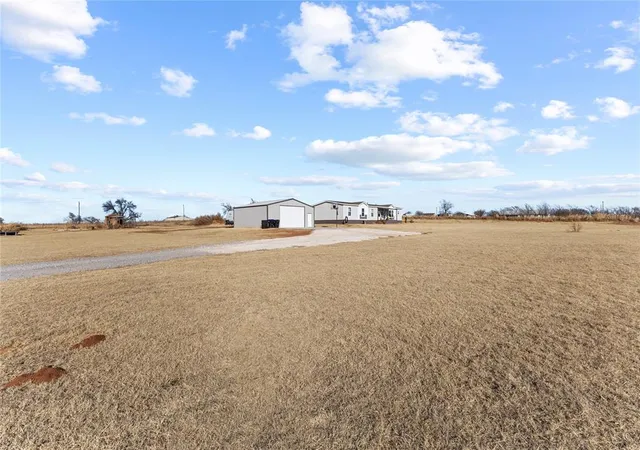 Photo 4 of Single family home for sale at 619 N 16th Street, Thomas, OK 73669 | MLS# 1208578 | Listing updated on 2026-09-15