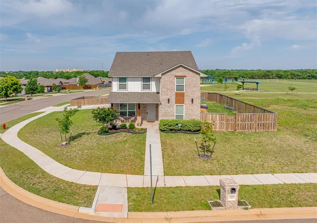 Photo 2 of Single family home for sale at 1920 Bellatona Blvd, Norman, OK 73071 | MLS# 1210672 | Listing updated on 2026-09-11