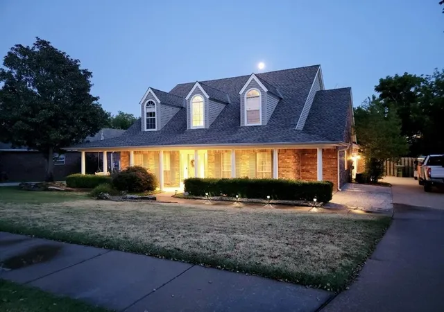 Photo 3 of Sale Pending at 2500 Steeplechase Rd, Edmond, OK 73034 | MLS# 1212535 | Listing updated on 2026-09-10