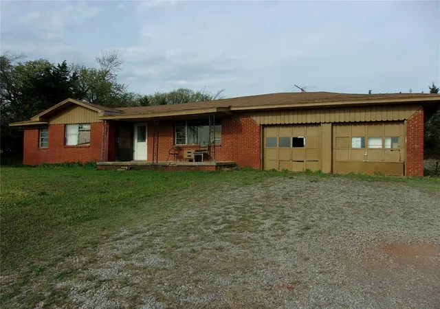 Photo 3 of Single family home for sale at 103355 S 3350 Road, Mc Loud, OK 74851 | MLS# 1213008 | Listing updated on 2026-09-11