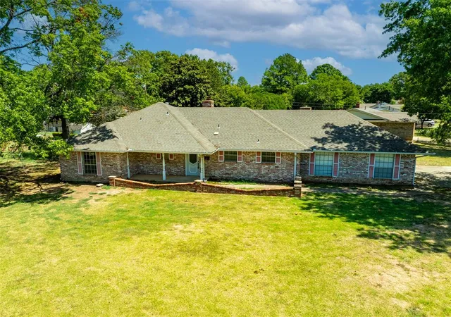 Photo 1 of Single family home for sale at 2200 Grisso Dr, Seminole, OK 74868 | MLS# 1214133 | Listing updated on 2026-09-11