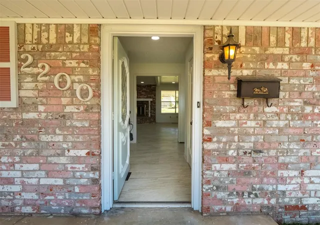 Photo 3 of Single family home for sale at 2200 Grisso Dr, Seminole, OK 74868 | MLS# 1214133 | Listing updated on 2026-09-11