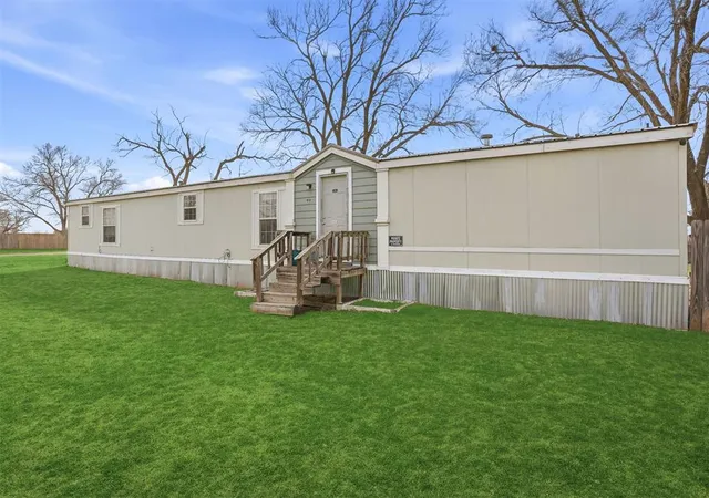 Photo 1 of Sale Pending at 919 S Maple Ave, Erick, OK 73645 | MLS# 1215006 | Listing updated on 2026-09-11