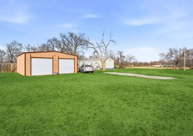 Photo 2 of Sale Pending at 919 S Maple Ave, Erick, OK 73645 | MLS# 1215006 | Listing updated on 2026-09-11