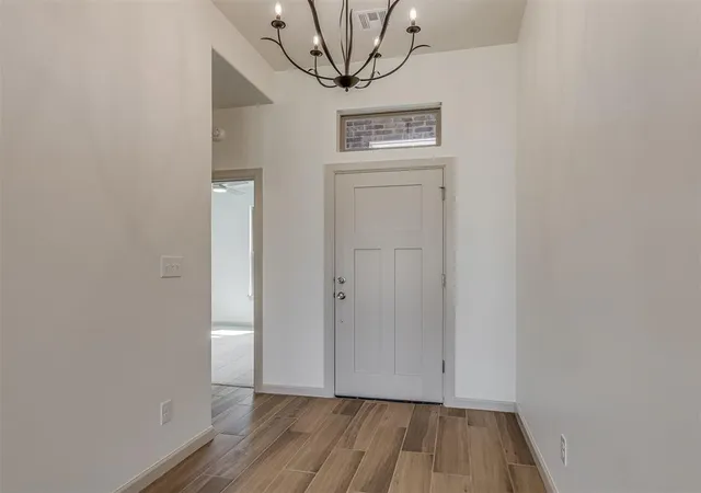 Photo 4 of Single family home for sale at 5013 Vine Cliff Rd, Mustang, OK 73064 | MLS# 1216056 | Listing updated on 2026-09-30