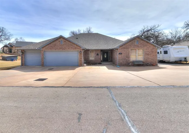 Photo 3 of Sale Pending at 46 W Shore Dr, Arcadia, OK 73007 | MLS# 1216534 | Listing updated on 2026-09-10