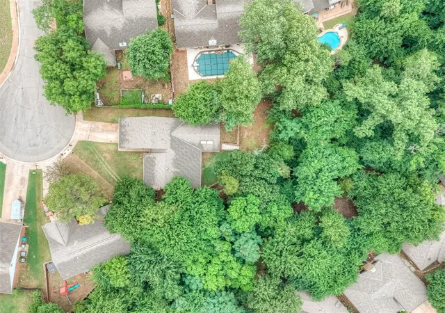 Photo 2 of Sale Pending at 2319 Bent Trl Cir, Edmond, OK 73012 | MLS# 1218511 | Listing updated on 2026-09-12