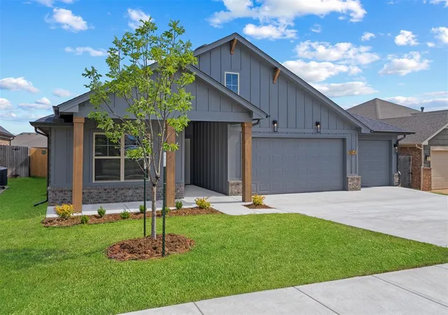 Photo 2 of Single family home for sale at 10541 Nw 34th Terrace, Yukon, OK 73099 | MLS# 1219429 | Listing updated on 2026-09-11