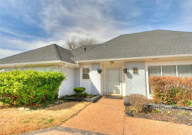 Photo 2 of Sale Pending at 11217 Twisted Oak Rd, Oklahoma City, OK 73120 | MLS# 1219949 | Listing updated on 2026-09-09