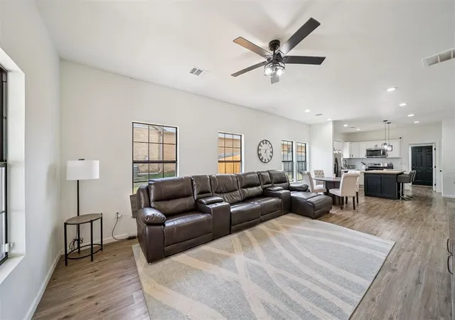 Photo 2 of Single family home for sale at 209 Ash St, Wellston, OK 74881 | MLS# 1220312 | Listing updated on 2026-09-13