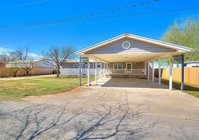 Photo 3 of Sale Pending at 218 Meadowlark Ln, Fort Cobb, OK 73038 | MLS# 1220382 | Listing updated on 2026-09-15