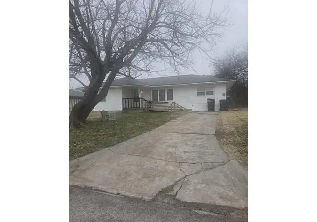 Photo 1 of Sale Pending at 734 Nw 32nd Street, Lawton, OK 73505 | MLS# 1221671 | Listing updated on 2026-09-14