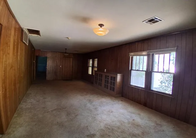Photo 2 of Single family home for sale at 202 S Center Ave, Shawnee, OK 74801 | MLS# 1224250 | Listing updated on 2026-09-11