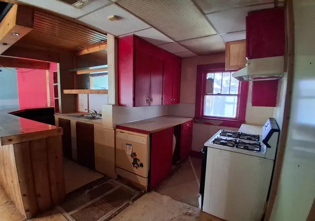 Photo 3 of Single family home for sale at 202 S Center Ave, Shawnee, OK 74801 | MLS# 1224250 | Listing updated on 2026-09-11